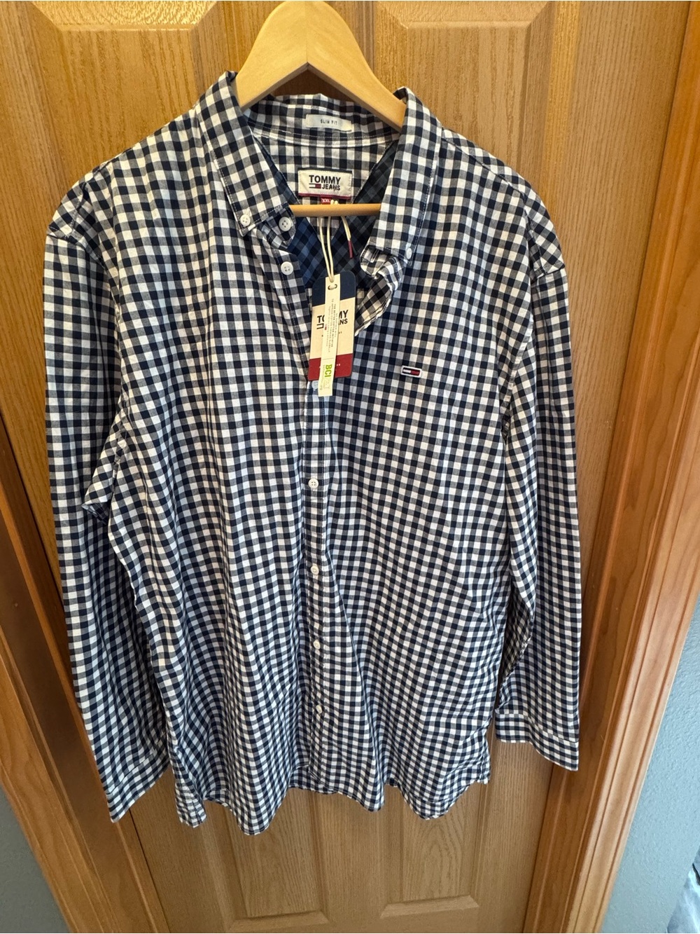 Tommy Hilfiger Men’s Navy and White Gingham Button-Down Shirt NWT